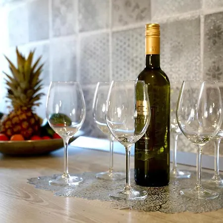 דירה For 6 + Free Parking Place