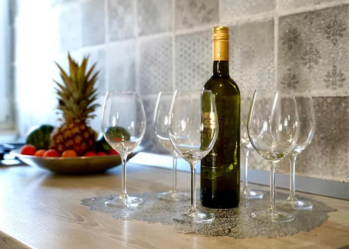 דירה For 6 + Free Parking Place