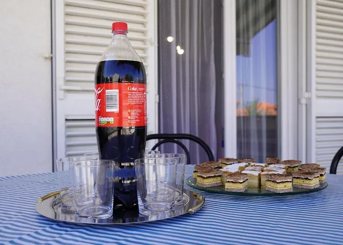 For 6 + Free Parking Place Apartament